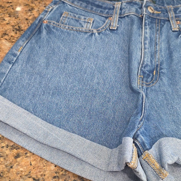 Wild Fable Happy Highest Rise Mom Denim Shorts - SZ 6 - Picture 2 of 6